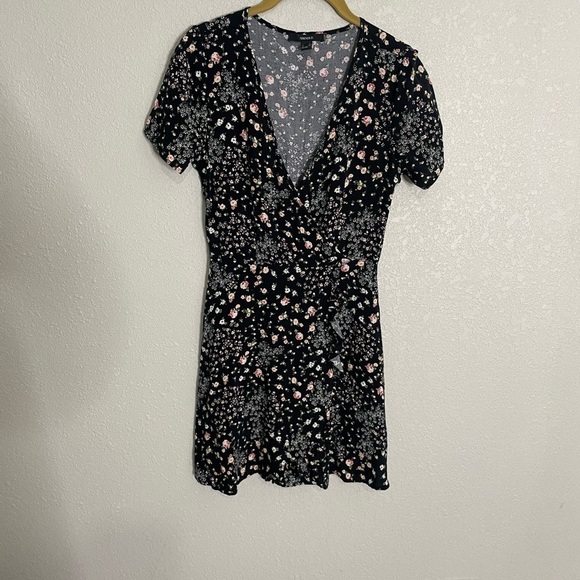 Forever 21 Black Floral Mini Dress XS - Picture 3 of 6